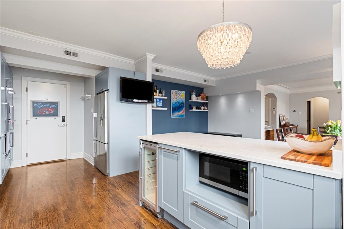 433 West Briar Place, Unit 6B Chicago, IL 60657 - Photo 13 of 26