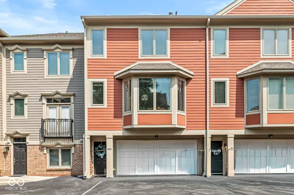 $425,000 | 525 Allard Place, Unit 7, Indianapolis, IN 46202