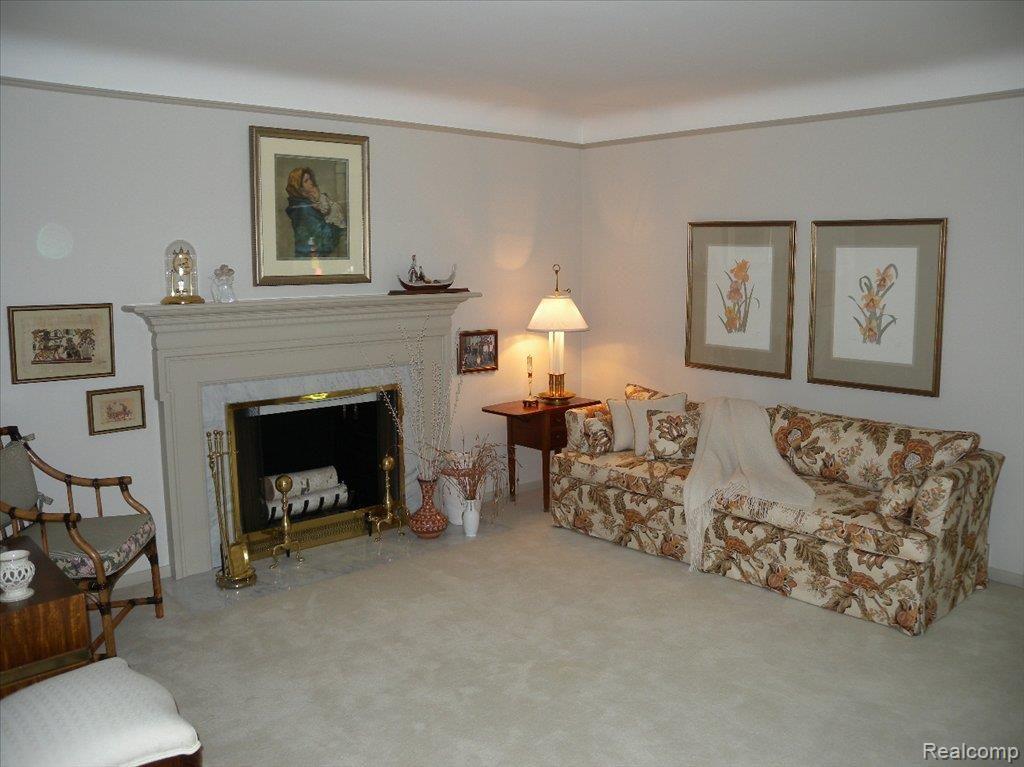 620 South Oxford Road Grosse Pointe, MI 48236 - Photo 2 of 12 Living Room
