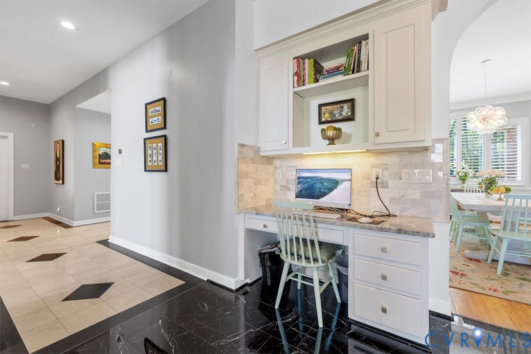 402 Rivers Bend Circle Chester, VA 23836 - Photo 19 of 72