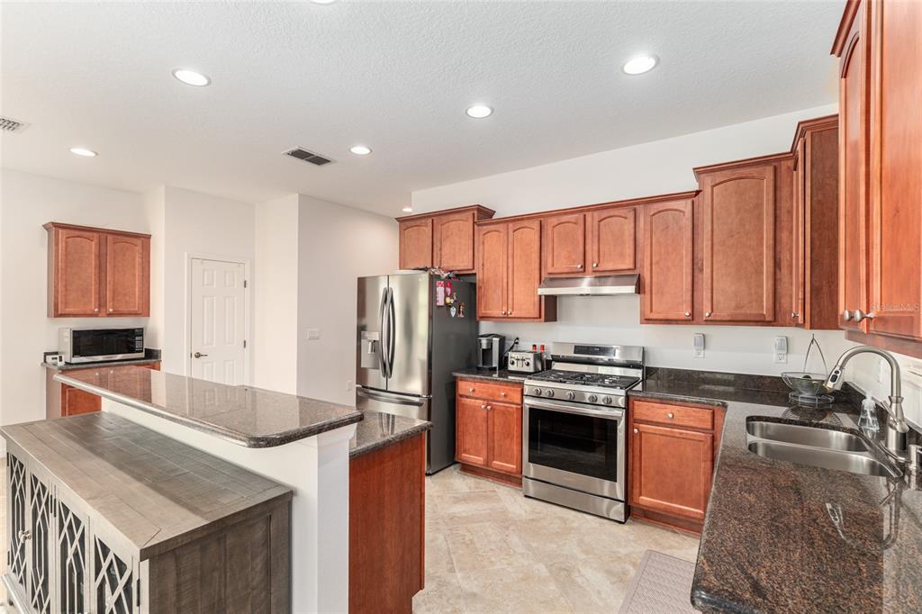 9480 Southwest 94th Loop Ocala, FL 34481 - Photo 16 of 50