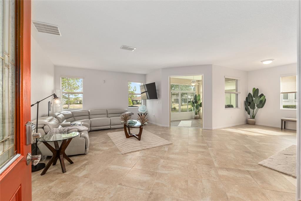 9480 Southwest 94th Loop Ocala, FL 34481 - Photo 10 of 50