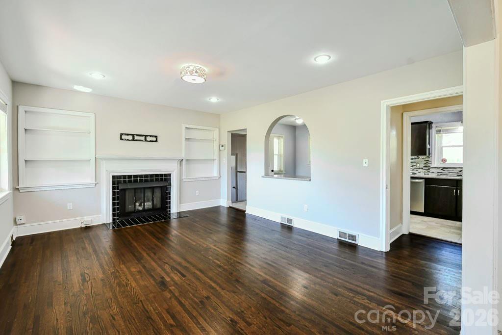 6918 Tuckaseegee Road Charlotte, NC 28214 - Photo 4 of 17