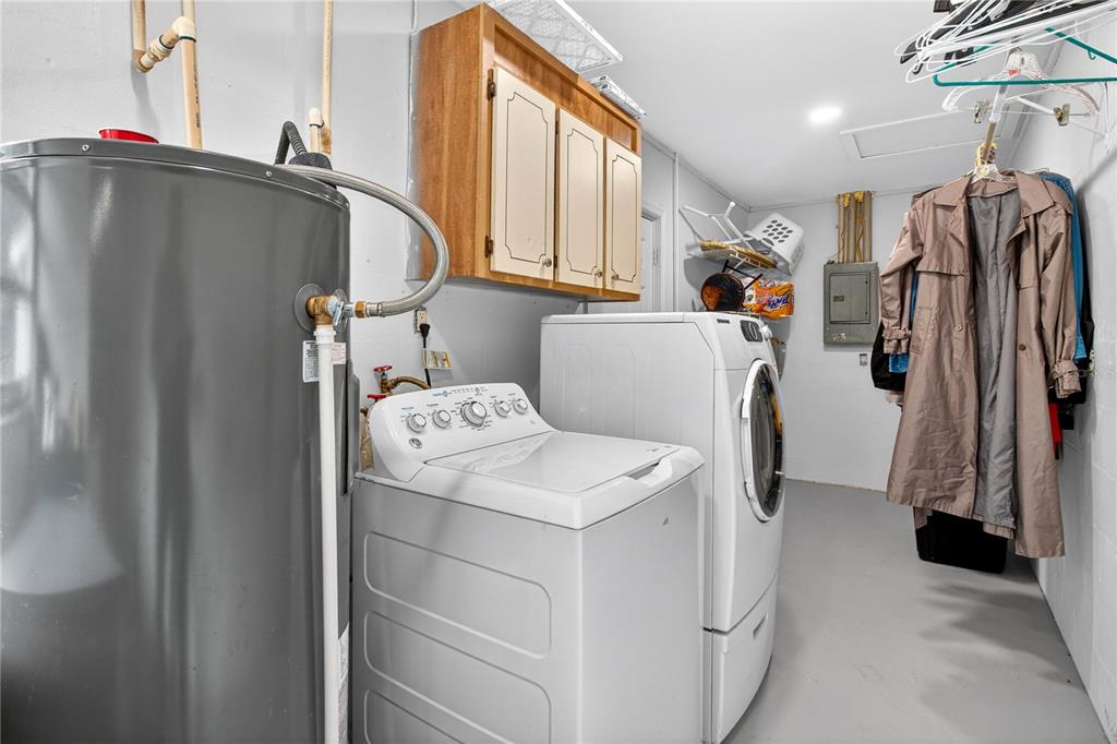 5304 Tillman Road Lakeland, FL 33810 - Photo 26 of 33 a utility room with dryer and washer