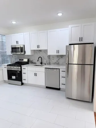 $2,200 | 77 Williams Avenue, Unit 2, Jersey City, NJ 07304