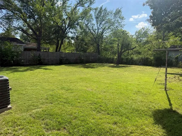 $2,000 | 1817 North Nursery Road, Irving, TX 75061