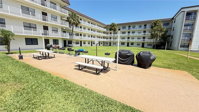 $2,000 | 500 Northeast 2nd Street, Unit 405, Dania Beach, FL 33004