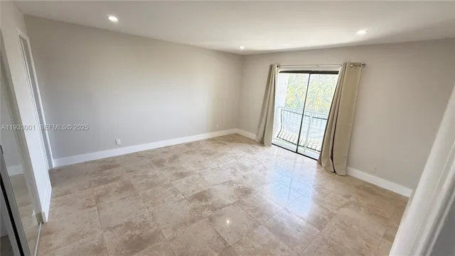 $2,000 | 500 Northeast 2nd Street, Unit 405, Dania Beach, FL 33004