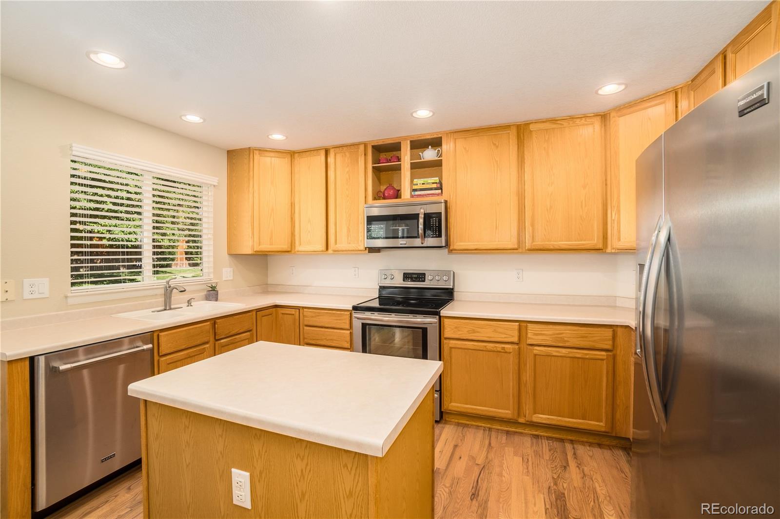 9212 Fox Fire Lane Highlands Ranch, CO 80129 - Photo 15 of 33 Gallery Image 15