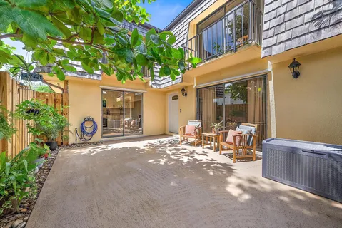 $309,000 | 226 Lake Arbor Drive, Palm Springs, FL 33461