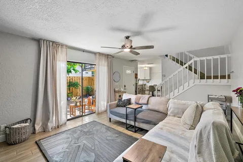 $309,000 | 226 Lake Arbor Drive, Palm Springs, FL 33461