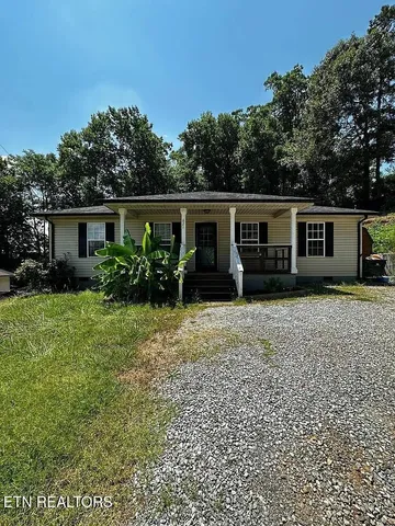 $1,800 | 621 Latham Avenue, Knoxville, TN 37920