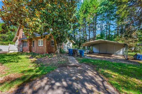 $295,000 | 404 North State Street, Yadkinville, NC 27055