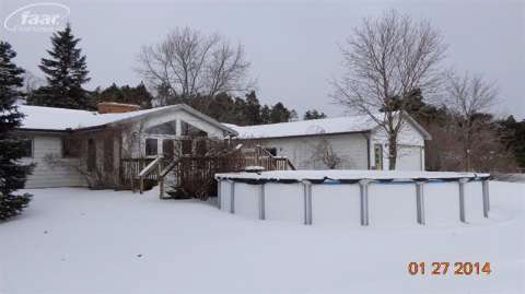 9068 Bennett Lake Road Fenton, MI 48430 - Photo 4 of 4 20393006-3.JPG