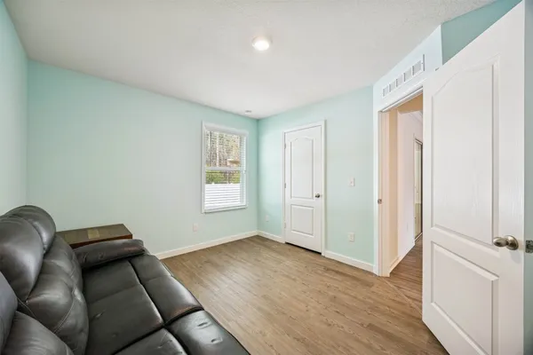 a view of yard with trees