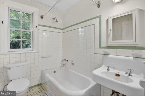 $725,000 | 702 McNeill Road, Silver Spring, MD 20910