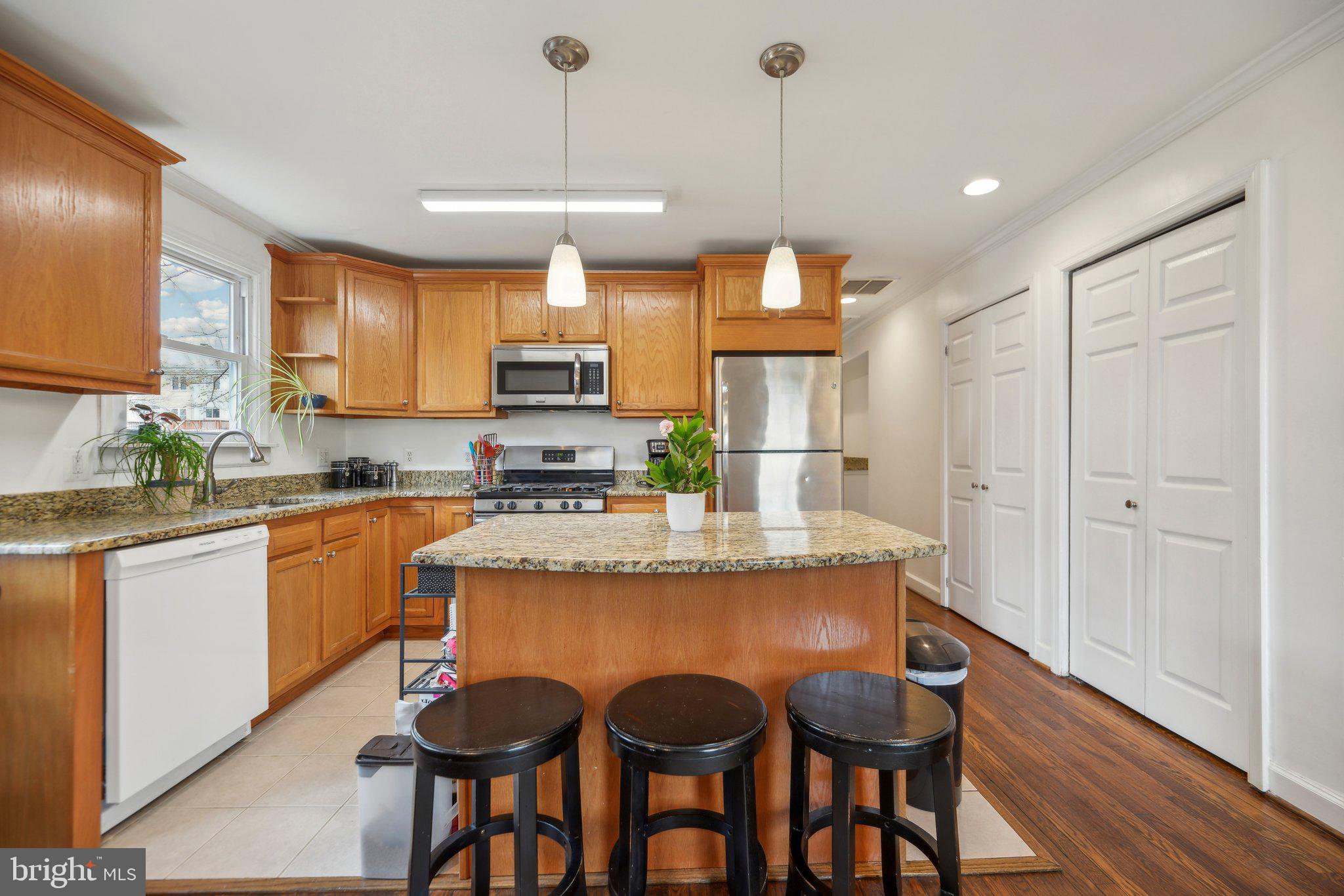 39 East Reed Avenue Alexandria, VA 22305 - Photo 5 of 29 Gallery Image 5