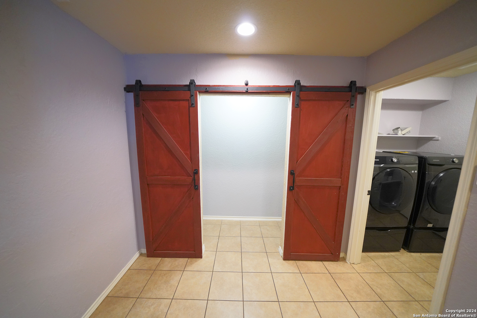 523 Diana Drive Converse, TX 78109 - Photo 19 of 50 a view of a elevator
