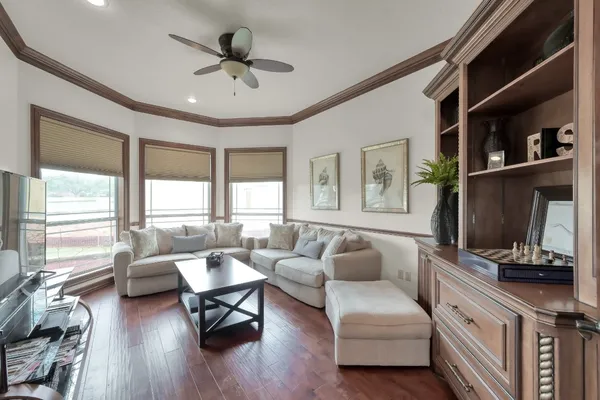 $1,470,000 | 50 Lake Estates Drive, Montgomery, TX 77356