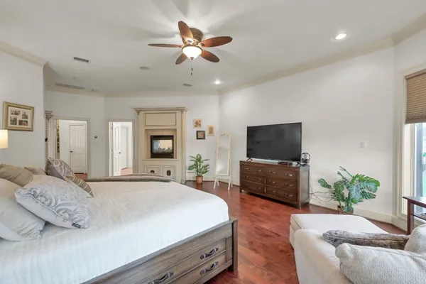 $1,470,000 | 50 Lake Estates Drive, Montgomery, TX 77356