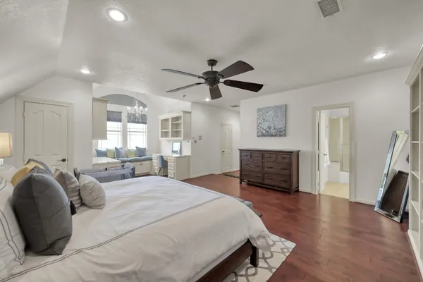 $1,470,000 | 50 Lake Estates Drive, Montgomery, TX 77356