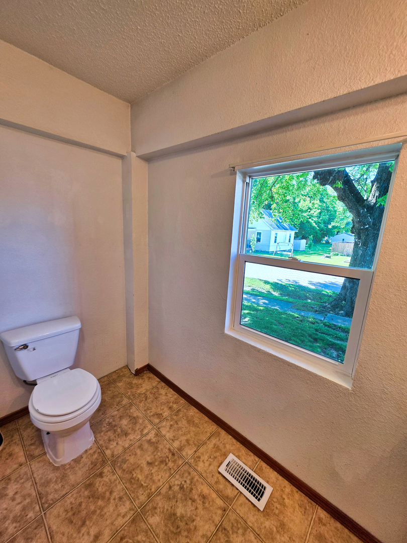 203 Fair Avenue Flora, IL 62839 - Photo 36 of 77