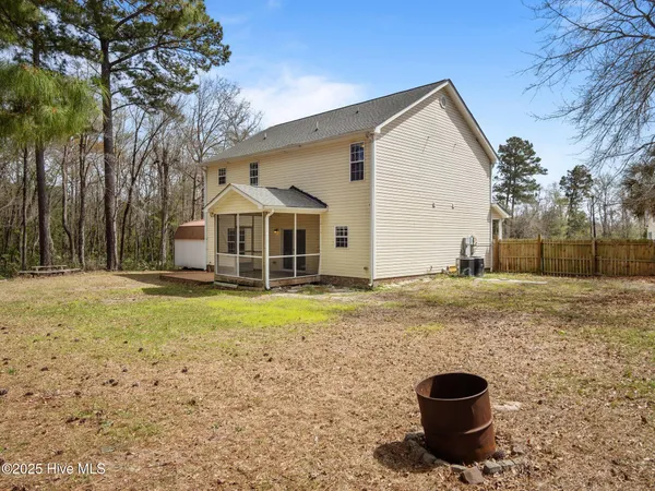 $312,000 | 115 Craig Drive, Hubert, NC 28539
