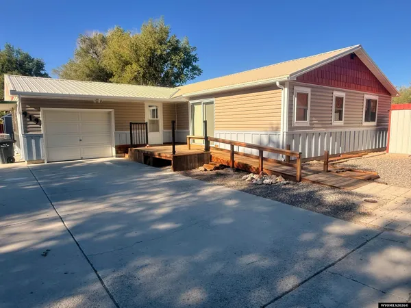 $399,500 | 919 West Jackson Avenue, Riverton, WY 82501