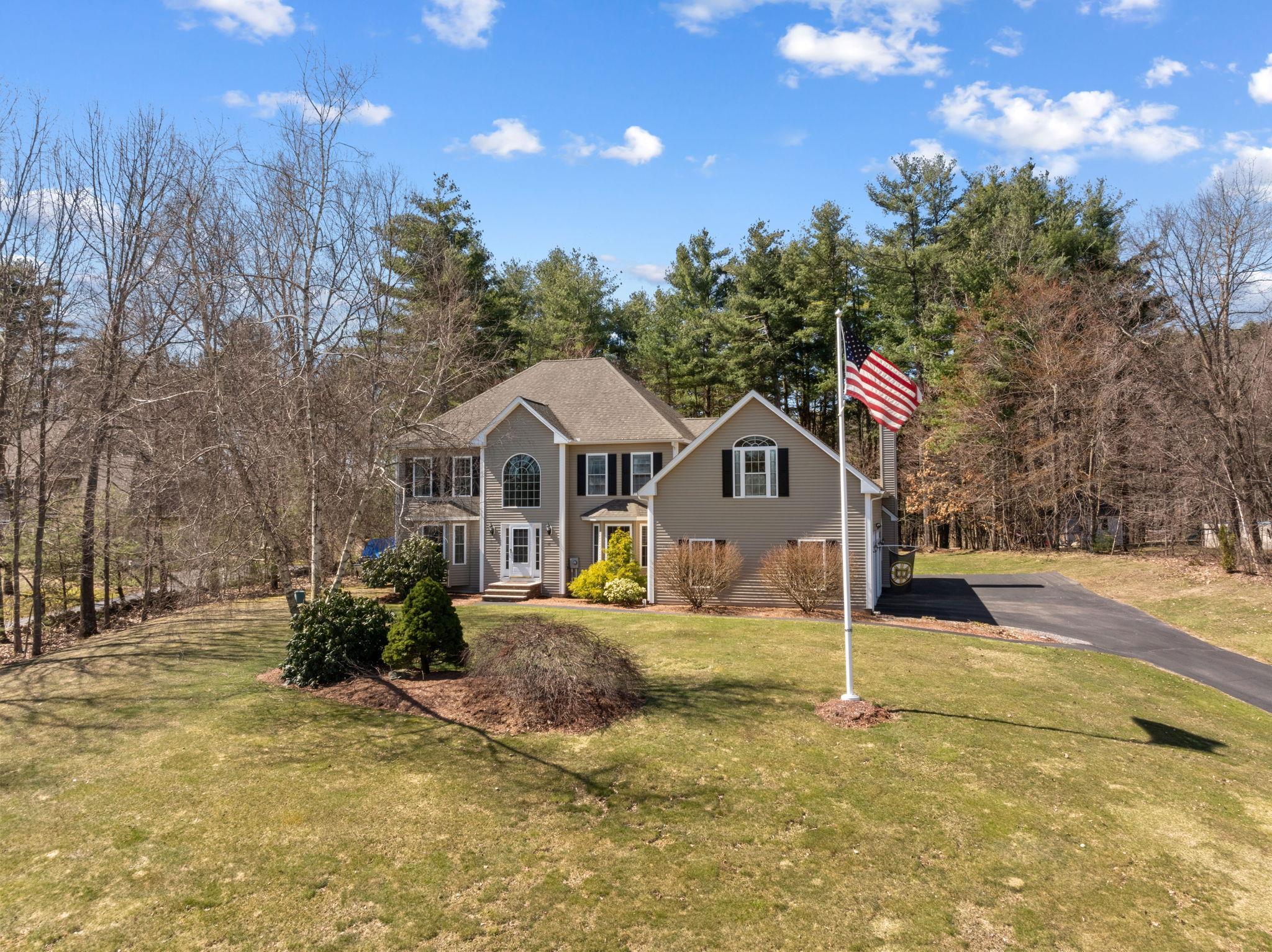 13 Longview Circle Pelham, NH 03076 - Photo 1 of 40