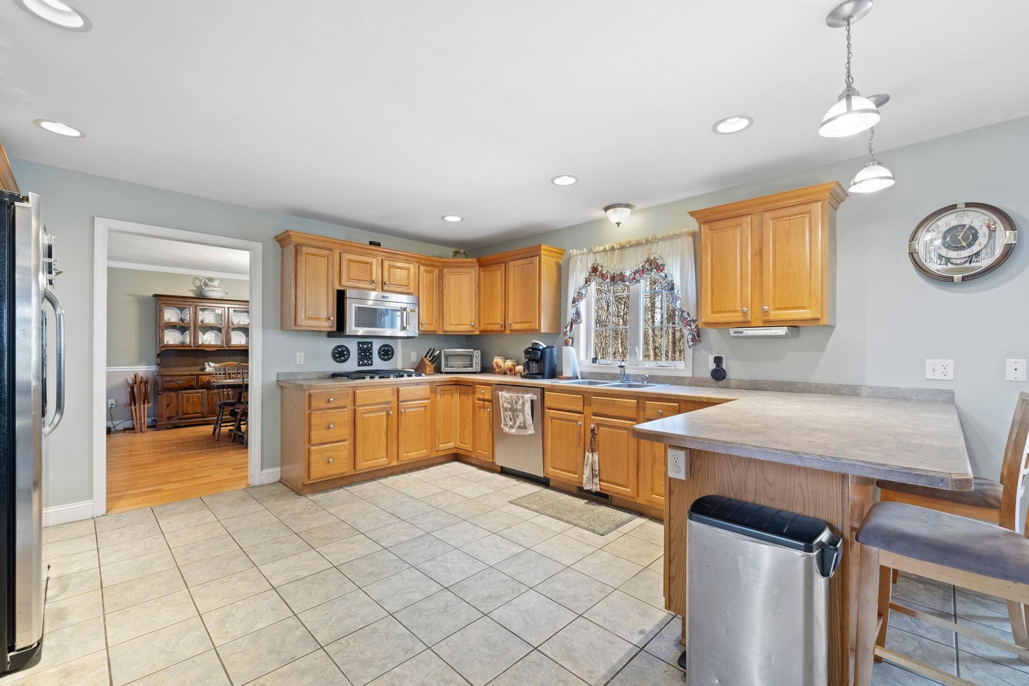 13 Longview Circle Pelham, NH 03076 - Photo 14 of 40