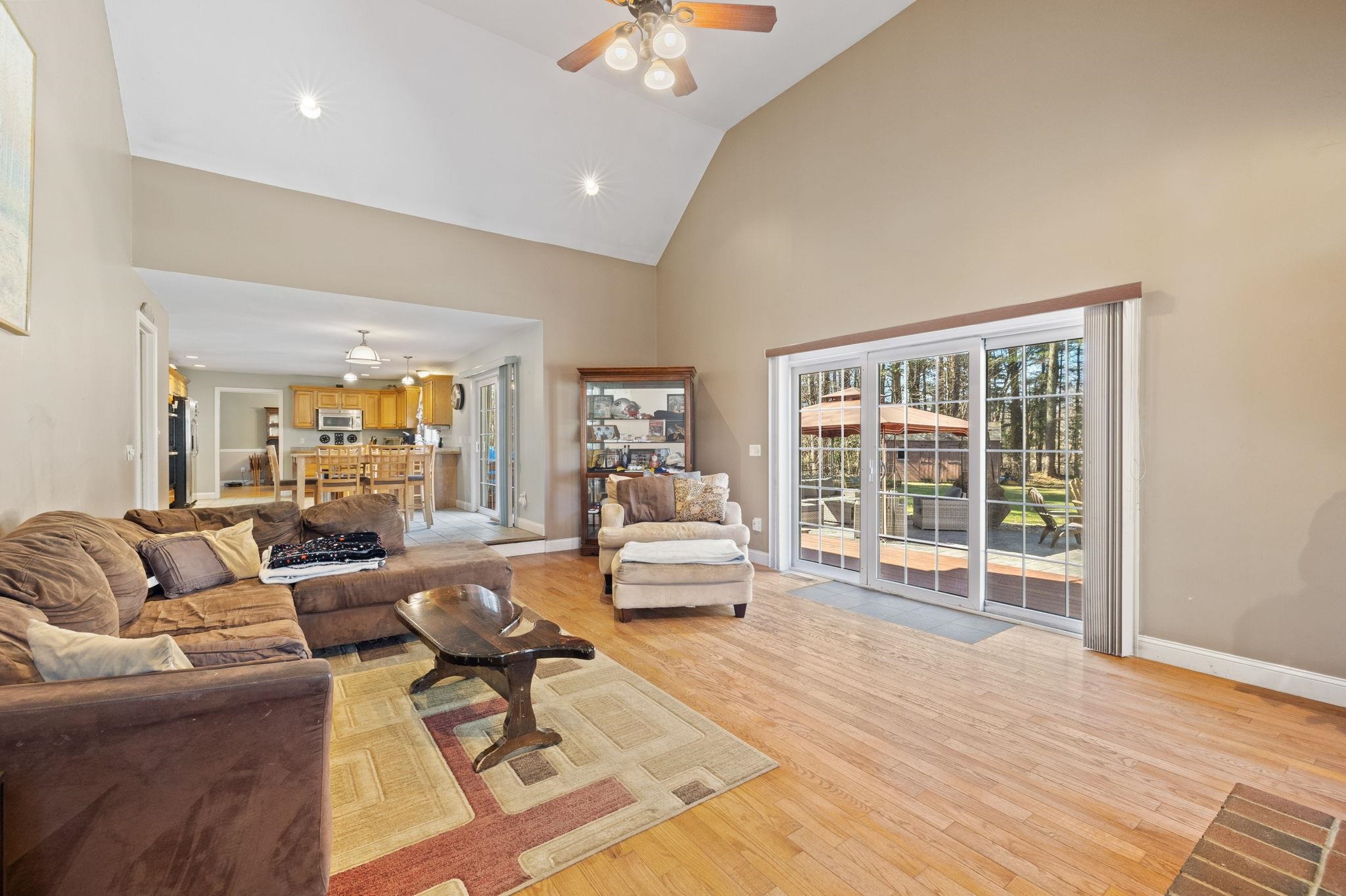 13 Longview Circle Pelham, NH 03076 - Photo 16 of 40