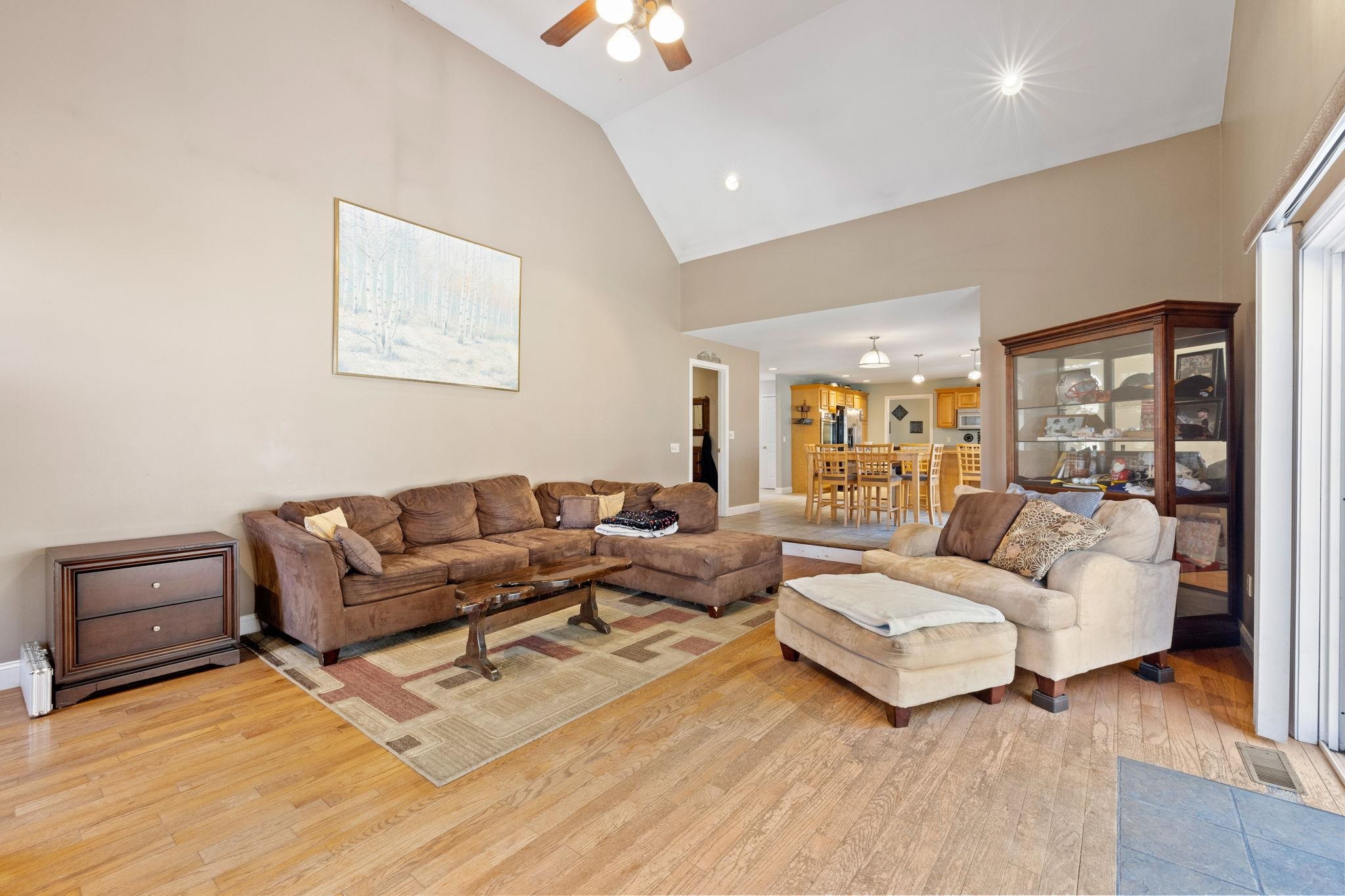 13 Longview Circle Pelham, NH 03076 - Photo 18 of 40