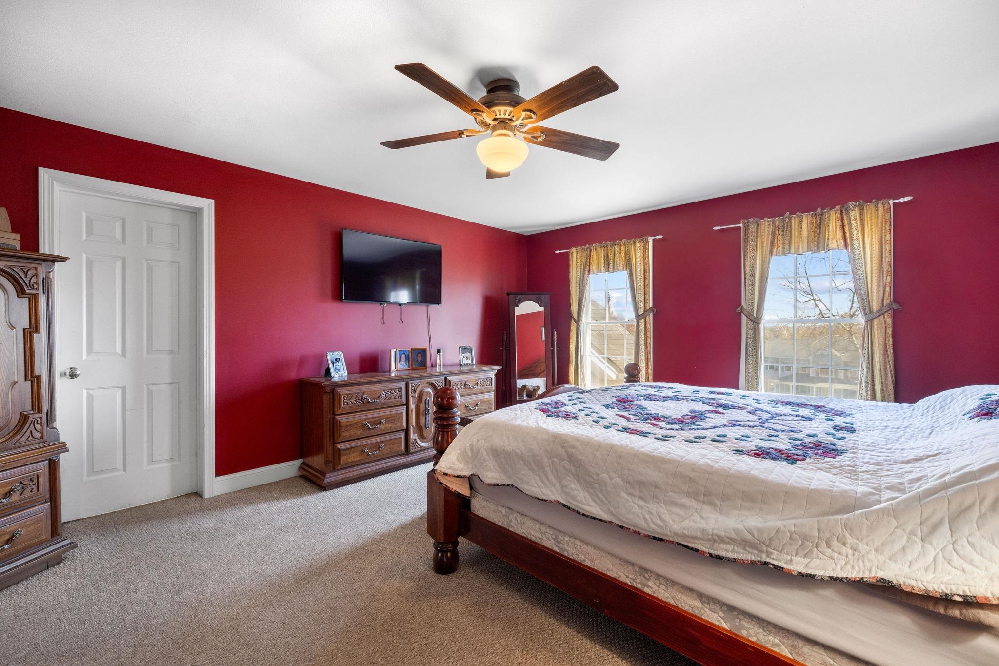 13 Longview Circle Pelham, NH 03076 - Photo 23 of 40