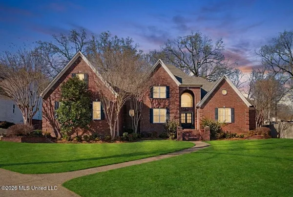 $575,000 | 2038 Nottaway Drive, Southaven, MS 38671