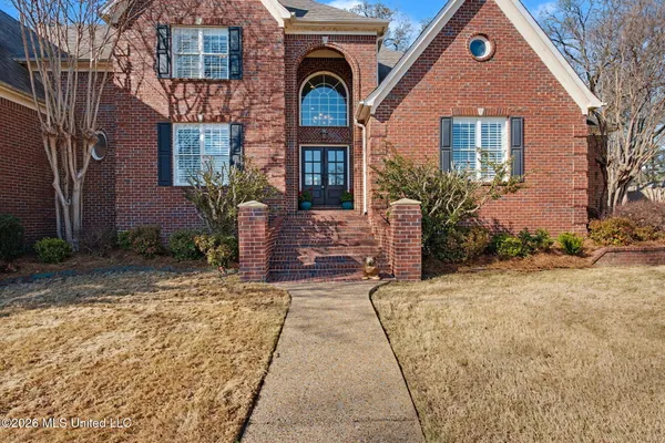 $575,000 | 2038 Nottaway Drive, Southaven, MS 38671