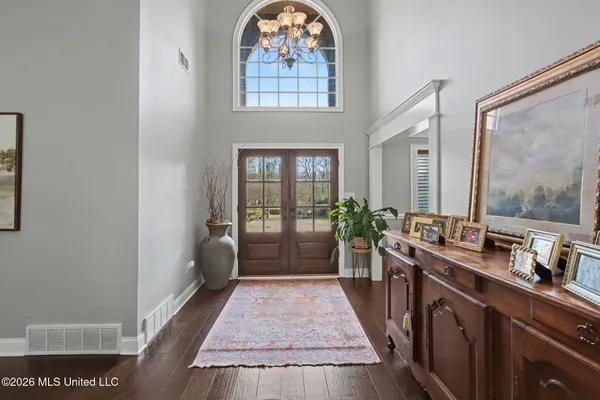 $575,000 | 2038 Nottaway Drive, Southaven, MS 38671