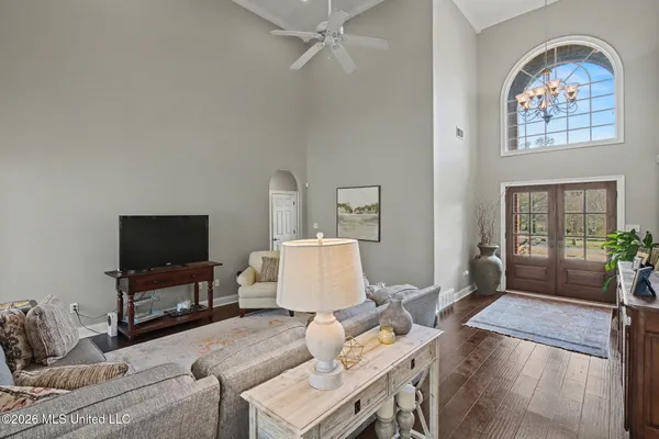 $575,000 | 2038 Nottaway Drive, Southaven, MS 38671