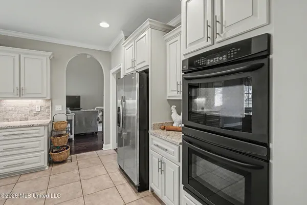 $575,000 | 2038 Nottaway Drive, Southaven, MS 38671