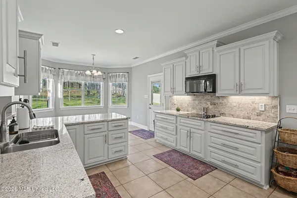 $575,000 | 2038 Nottaway Drive, Southaven, MS 38671