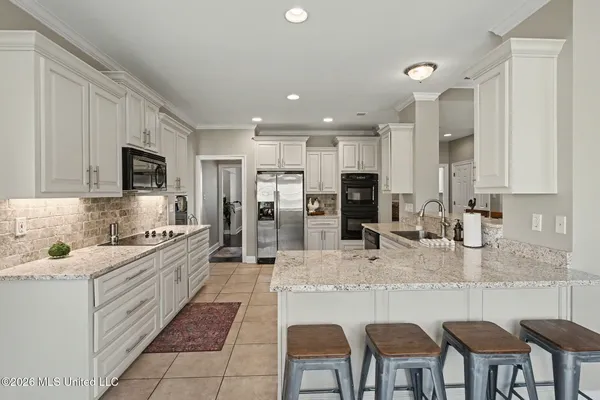 $575,000 | 2038 Nottaway Drive, Southaven, MS 38671