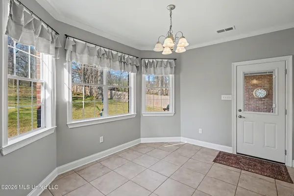 $575,000 | 2038 Nottaway Drive, Southaven, MS 38671