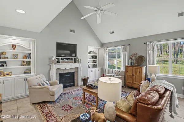 $575,000 | 2038 Nottaway Drive, Southaven, MS 38671