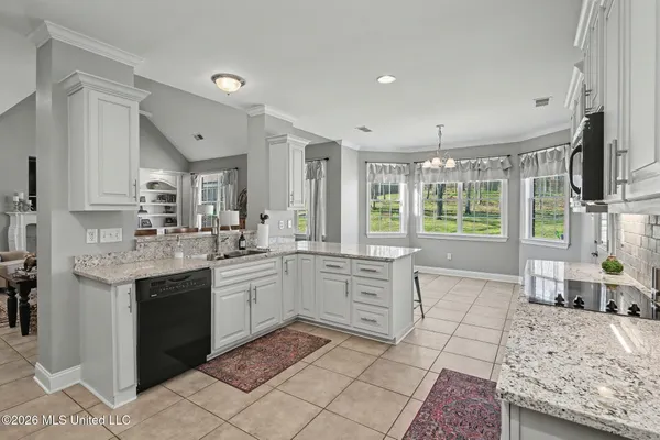 $575,000 | 2038 Nottaway Drive, Southaven, MS 38671