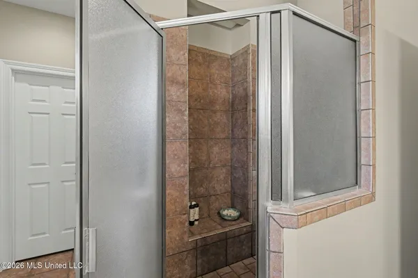 $575,000 | 2038 Nottaway Drive, Southaven, MS 38671