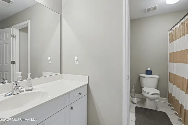 $575,000 | 2038 Nottaway Drive, Southaven, MS 38671