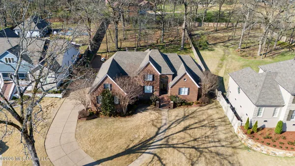 $575,000 | 2038 Nottaway Drive, Southaven, MS 38671