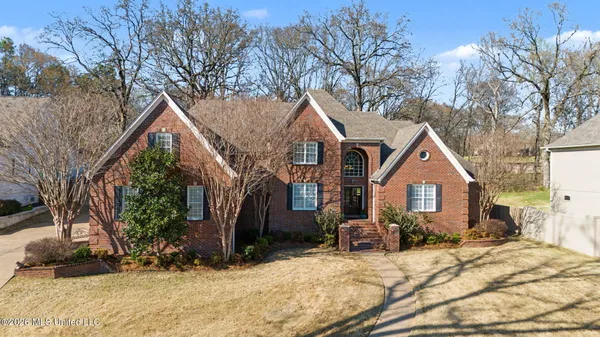 $575,000 | 2038 Nottaway Drive, Southaven, MS 38671