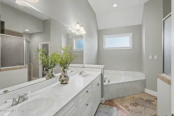 $575,000 | 2038 Nottaway Drive, Southaven, MS 38671