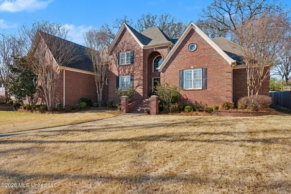 $575,000 | 2038 Nottaway Drive, Southaven, MS 38671