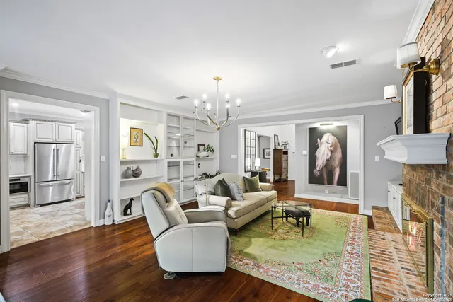 $999,999 | 21510 Forest Waters Circle, Garden Ridge, TX 78266